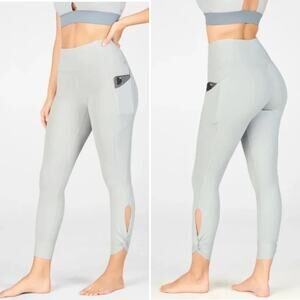 Fabletics Oasis High-Waisted Twist 7/8 Leggings Women's Size S Arctic Grey NWT